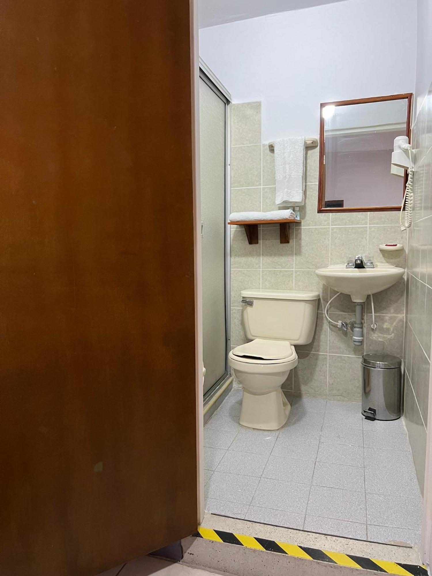 Hotel Armenia Centro Ngoại thất bức ảnh