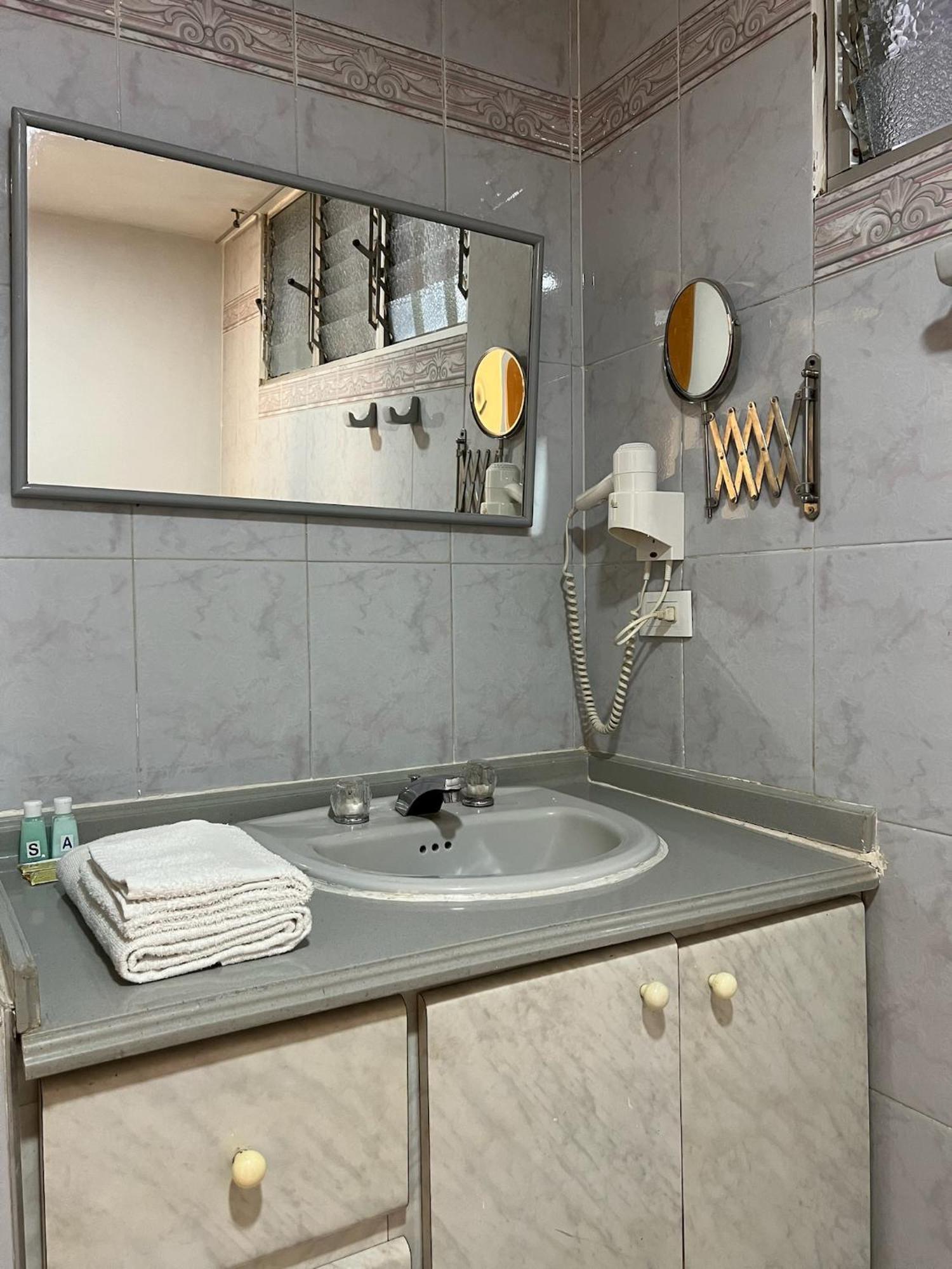 Hotel Armenia Centro Ngoại thất bức ảnh