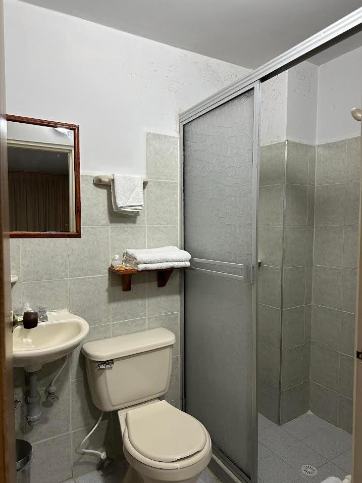 Hotel Armenia Centro Ngoại thất bức ảnh
